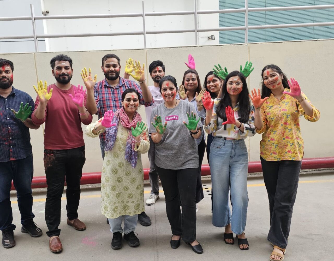 holi-2